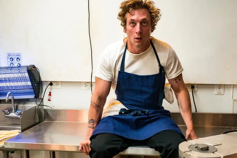 The Bear Review: Jeremy Allen White of Shameless Stars in New Series