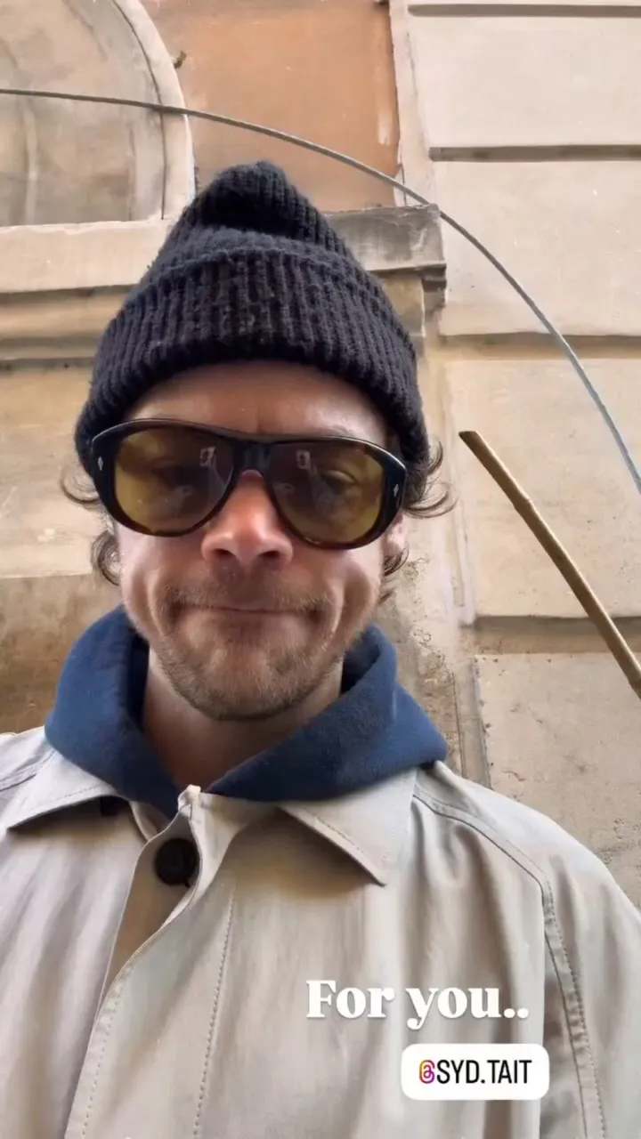 Harry Styles MAKING a VIDEO for a FAN (December 12)