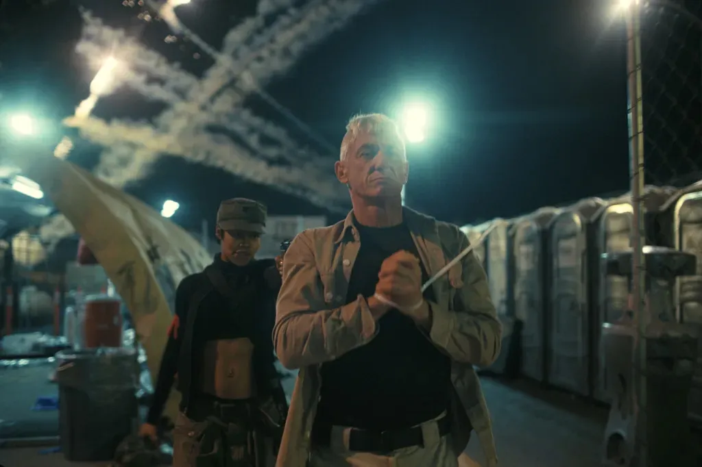 Review: One Battle After Another De-Centers the White Man From the Narrative – Awards Daily